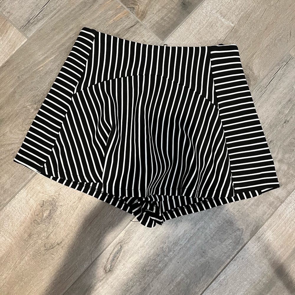 MINI STRIPED SKORT